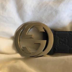 Blue Gucci belt never worn Silver Buckle.
